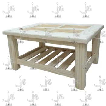 Mesa Ratona Cerealera de cuatro patas torneadas con un estante hecho de madera de pino. Fabricado por JS. Fábrica de muebles.