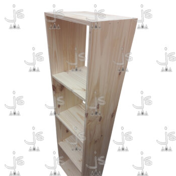 Cubo biblioteca de cuatro estantes hecho de madera de pino. Fabricado por JS. Fábrica de muebles.