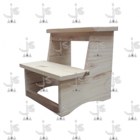 Escalerita infantil fija de dos escalones hecha de madera de pino. Fabricado por JS. Fábrica de muebles.