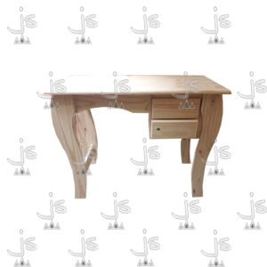 Escritorio Polaco 1,00 de cuatro patas curvadas con parantes y dos cajones hecho de madera de pino. Fabricado por JS. Fábrica de muebles.