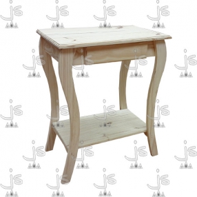 Mesa Arrime de 0,80 con patas curvas un cajón y un estante bajo hecho de madera de pino. Fabricado por JS. Fábrica de muebles.