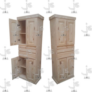 Despensero de 0,60 con cuatro puertas con dos estantes y dos cajones hecho de madera de pino. Fabricado por JS. Fábrica de muebles.