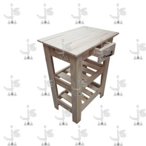 Mesa Quesera Campo 0,60 de cuatro patas con dos estantes y un cajón con tirador metálico hecho de madera de pino. Fabricado por JS. Fábrica de muebles.
