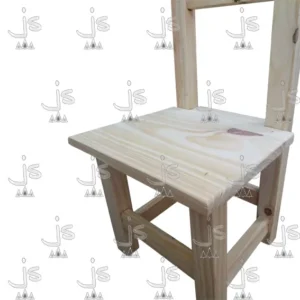 Silla Infantil hecha de madera de pino. Fabricado por JS. Fábrica de muebles.