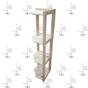 Esquinero en forma exagonal de cuatro estantes hecho de madera de pino. Fabricado por JS. Fábrica de muebles.