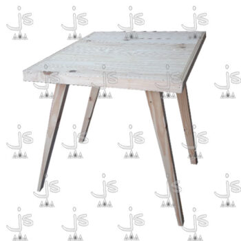 Mesa bar retro hecha de madera de pino. Fabricado por JS. Fábrica de muebles.
