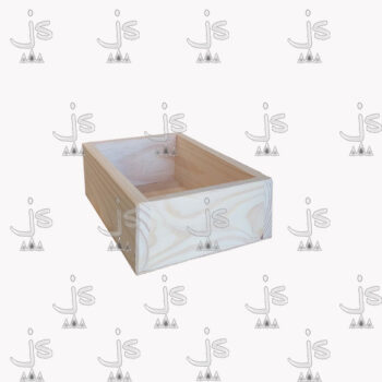 Caja sin tapa hecha de madera de pino. Fabricado por JS. Fábrica de muebles.