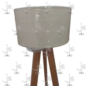 lampara de pie económica fabricada en madera de pino macizo pintado por js fabrica de muebles y carpinteria en san fernando