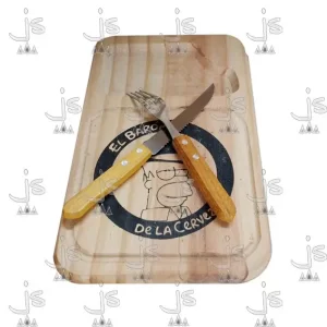 Combo de Tabla de picada quesera, mas cuchillo, mas tenedor y plato frabicada en madera de pino por JS Fabrica de Muebles y carpinteria en san fernando