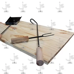 Combo Tabla de asado, mas pala y revolvedor de carbon frabicada en madera de pino por JS Fabrica de Muebles y carpinteria en san fernando
