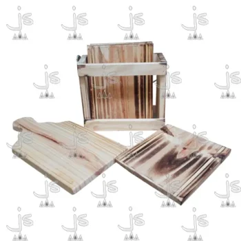 Promo de tabla picada, caja y cuatro platos de madera fabricada en madera de pino por JS Fabrica de Muebles y carpintería en San Fernando